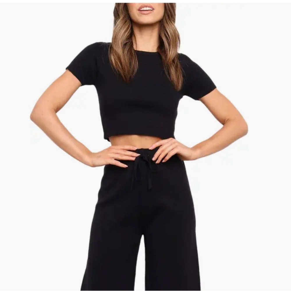 🔥Ribbed cropped sweater from Petal and Pup🔥